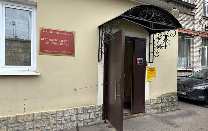 суд разделил детей между родителями, оставив сына с отцом